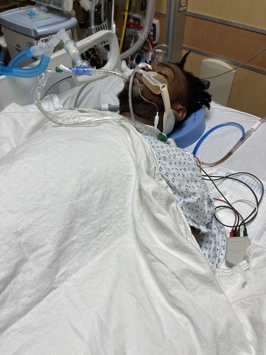 AntrellMonroeSr's tweet photo. , May 1st 2023  I was shot 4 time. 2 time in the leg ,1 time in the rib ,1 time in the back , and I’m still alive I just wanna thank god for keep me on this beautiful earth and as of right now I’m getting stronger , god bless 🫶🏾💕 https://t.co/WSneVR7H6E