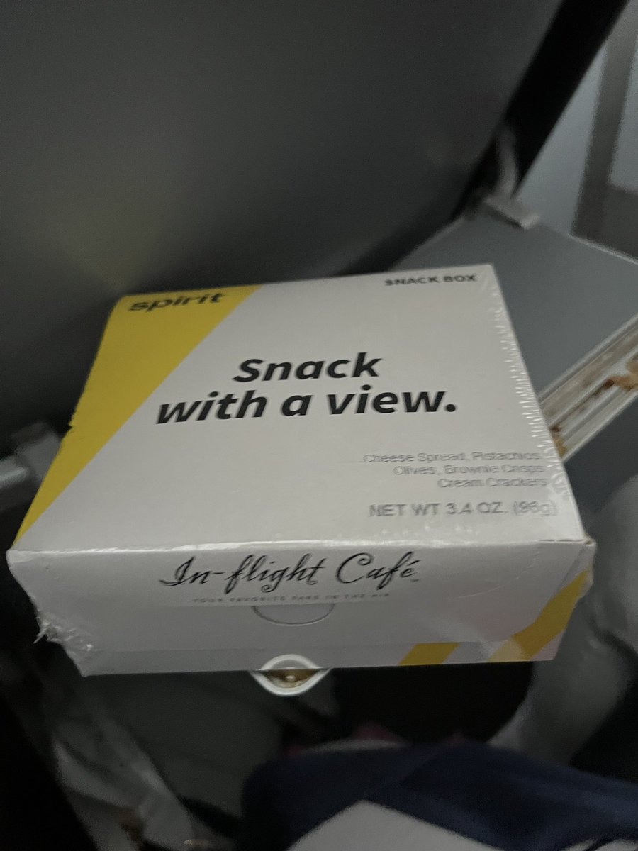 Floralovesflow1's tweet photo. We appreciated that @SpiritAirlines provide us with a snack since we were willing to help them to switch seats for other passengers.
But unfortunately, we left one of our bags under the original seat. We reported a loss right away after we leave the airport.
Can we still find it? https://t.co/Xq6m5SA2oJ