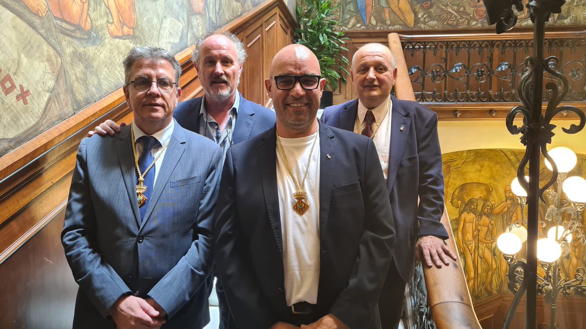 📢 Avui al #PleDiputacióLleida s'ha constituït el nou  govern pel mandat 2023-2027, presidit per Joan Talarn <a href="/LoJoan/">Joan Talarn</a>.

✅Els diputats Marc Baró <a href="/cram477/">MARC BARO</a> i Josep Ramon Fondevilla han promès el càrrec davant la mesa. 

Seguim fent polítiques republicanes a l'#AltPirineu✊