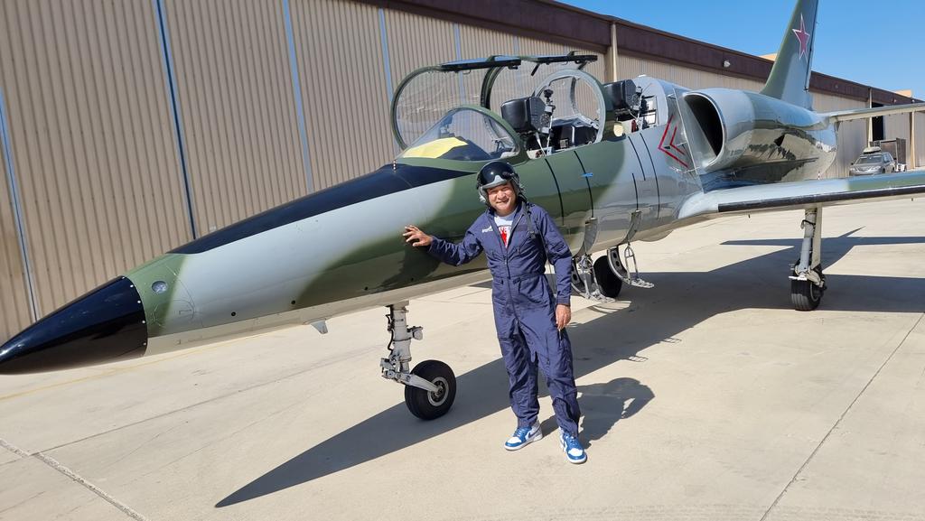 3 passions- Film making, The stock market and Flying. Flew in this trainer L-39 Albatross Jet, pulled 5+ G's in some crazy acrobatics. Actually flew and did a few stunts myself. #TopGun fan