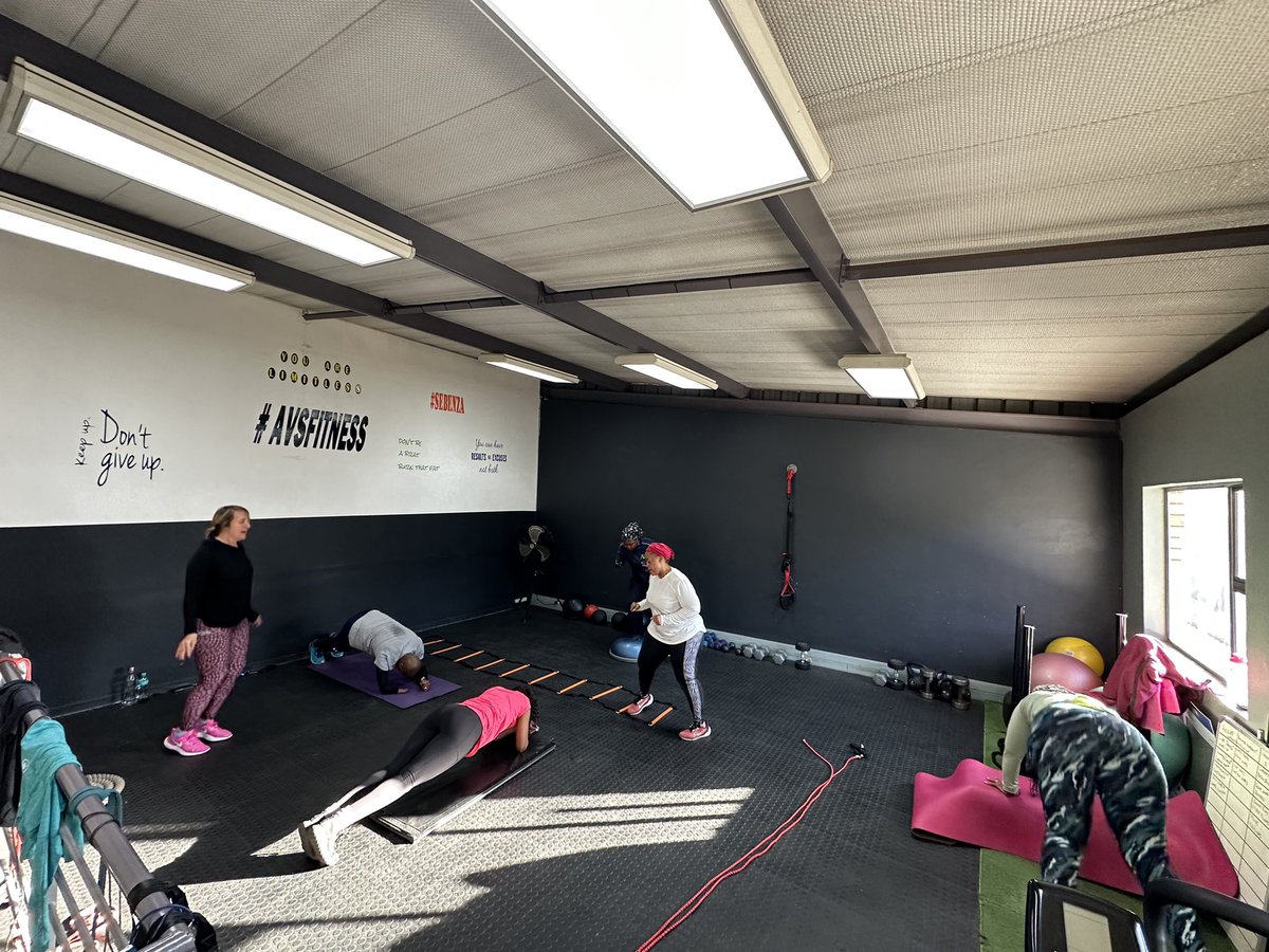audas_vanschoor's tweet photo. Change your habits, and you change your results.โ
Come join us tomorrow๐๐พโโ๏ธ
A v s S t u d i o ๐
7AM
Experience #Avsfitness
#SweatyBootcamp #TeamAvs #Functionaltraining #AvsGear https://t.co/J5mmAtFPGF
