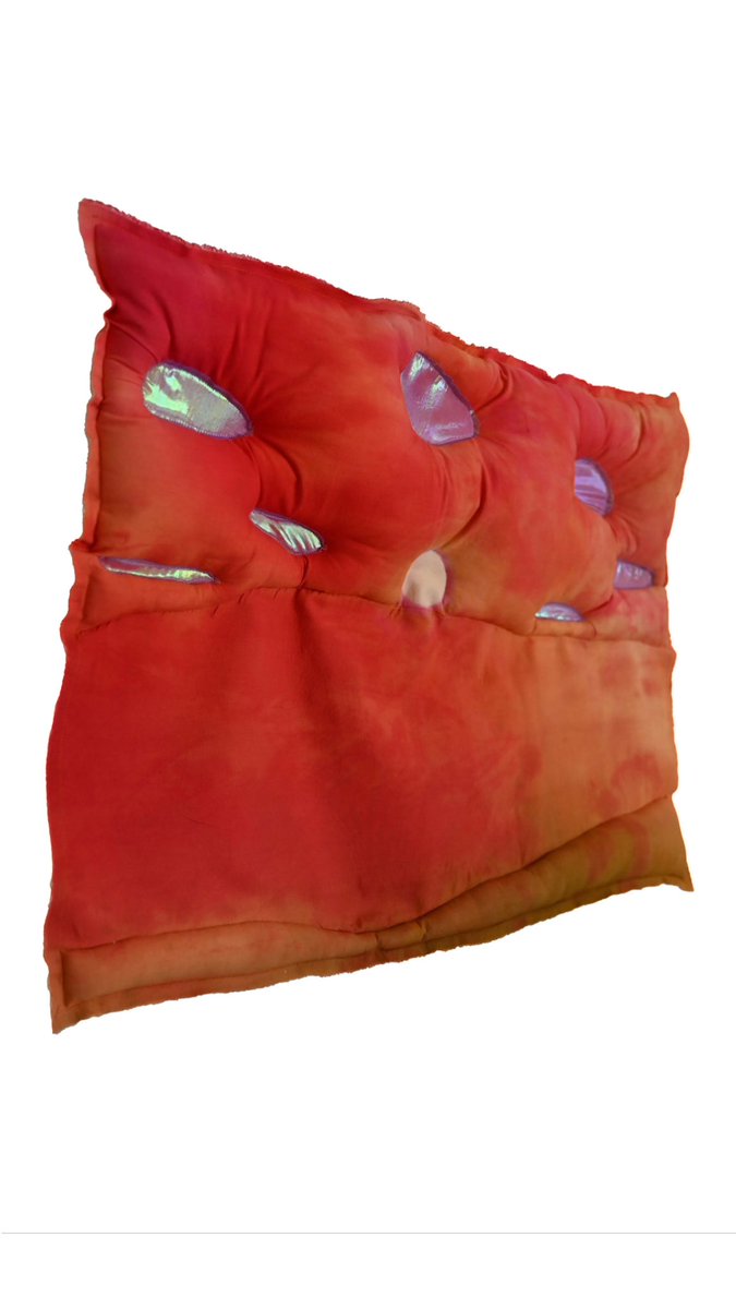 5stitch's tweet photo. Enchantingly beholding the ethereal Saharan air veils☄️

Saharan Dust 4
2023
Textile
18" x 2.5 x 25"
Super stuffed, Hand dyed textile waste, oil sticks, reused fiberfill, reused organza, fiber stabilizer, thread.

#saharanairlayer #saharandust #skycolors #dusk #climate https://t.co/kOWcxoUACv