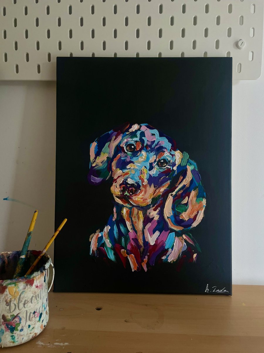 its_zada_'s tweet photo. When your mum takes advantage of your skills when redecorating 🌸 #sausagedog #petportrait #paint #painter #dog #pets #art #ArtistOnTwitter #commisionsopen #drawingart #drawing #acrylicpainting #contemporaryart #abstractartist #abstractpainting #contemporary #smallartist https://t.co/8YR56gwlzo