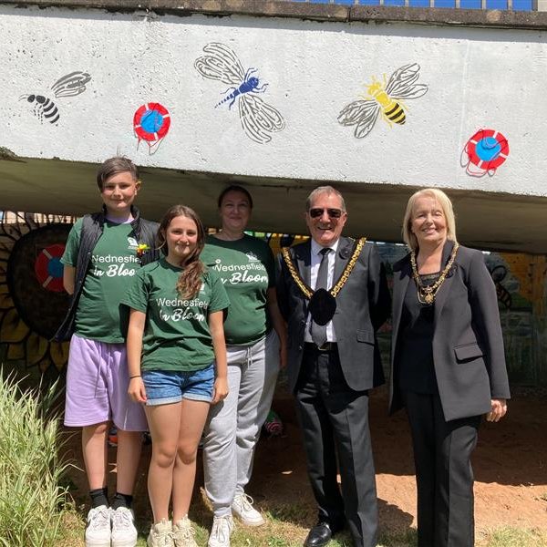 WolvesMayor's tweet photo. It's been a difficult week since we learnt of the death of Council Leader Ian Brookfield. There was nobody more passionate about the people of our city than Ian and we know he would have wanted important community activities to continue... https://t.co/bb0LdILHss
