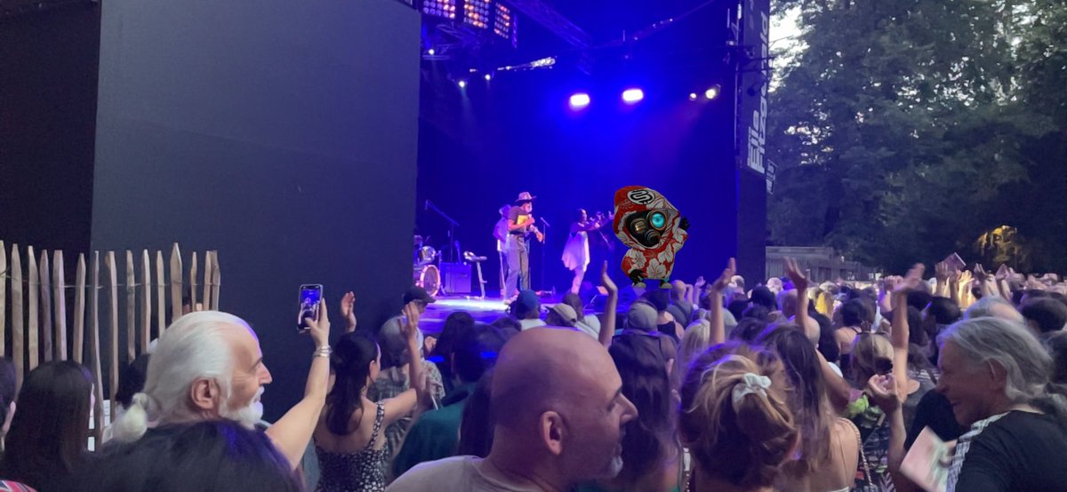 MGBR08's tweet photo. gM all 🎭☯️🤖💚☀️
DAy3 - Les vacances de #BULBi
Hier c’était une journée de repos pour BULBiBlues car il avait rendez-vous sur scène avec @therobertfinley 🎶🎸
#parclagrange @VilleDeGeneve #musiqueenété @suisse
#bMSE #AugmentedReality #3D #Avatar by @BullBiDoo @TheBULBiMasks https://t.co/7I5FXyi8I6