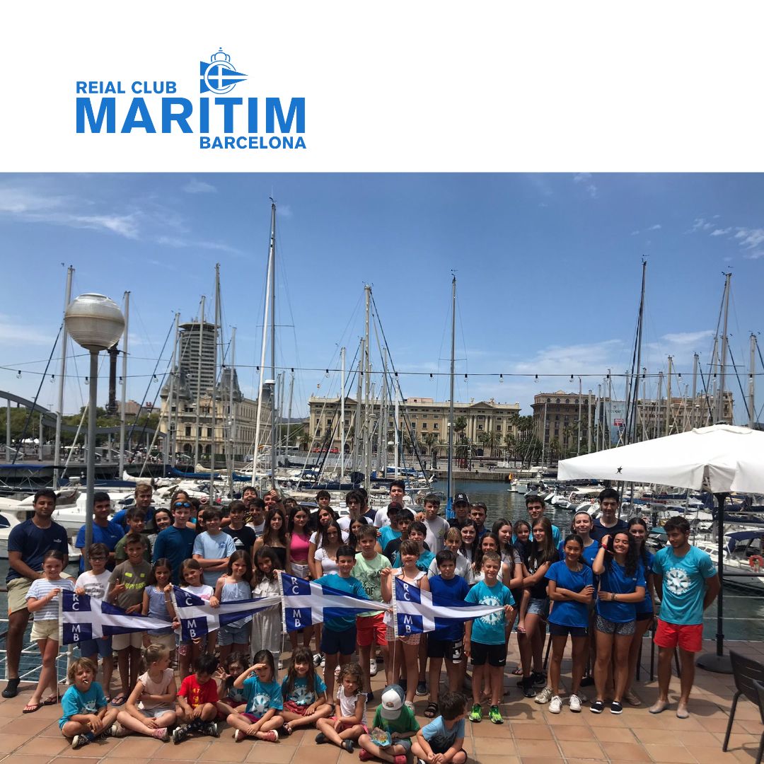 ⛵Les nenes i els nens que estan gaudint aquests dies de les Estades de Vela estan aprenent molt mentre es diverteixen en un entorn immillorable.

🔊 Recordeu que encara queden més de dues setmanes per acabar el Casal, i t'hi pots apuntar! (Info a: maritimbarcelona.org/.../vela.../es…