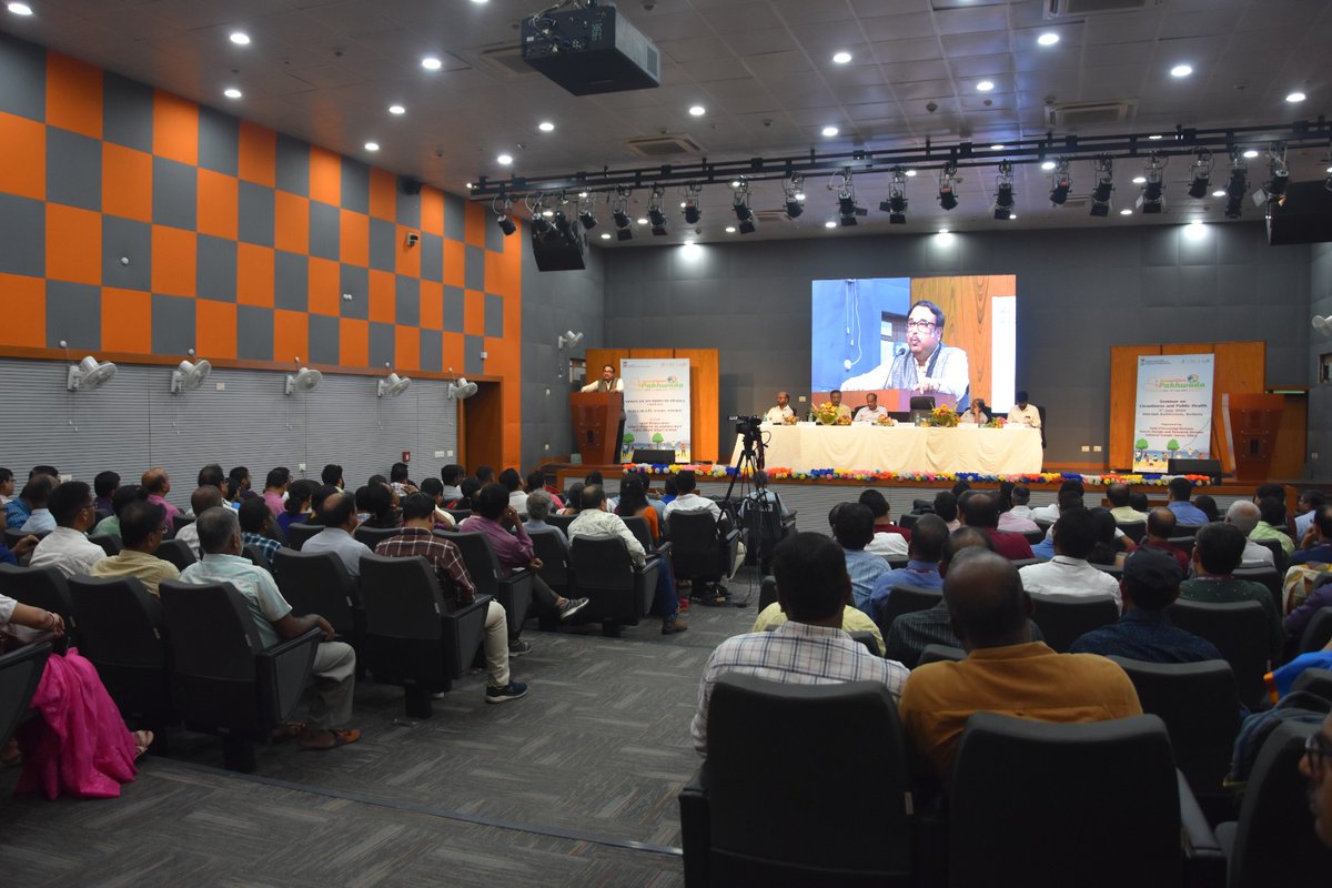 GoIStats's tweet photo. Hats off to our stellar Survey Design and Research Division (SDRD) for their remarkable involvement in #SwachhtaPakhwada Your commitment to cleanliness and hygiene is truly commendable. 

@goistats @swachhmospi 
#SwachhtaPakhwada #SwachhMospi #Swachhbharat https://t.co/eW2akULqBq
