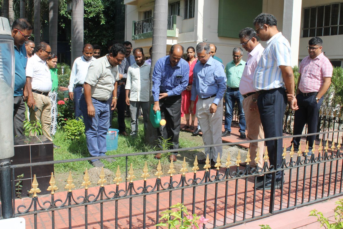 GoIStats's tweet photo. Hats off to our stellar Survey Design and Research Division (SDRD) for their remarkable involvement in #SwachhtaPakhwada Your commitment to cleanliness and hygiene is truly commendable. 

@goistats @swachhmospi 
#SwachhtaPakhwada #SwachhMospi #Swachhbharat https://t.co/eW2akULqBq