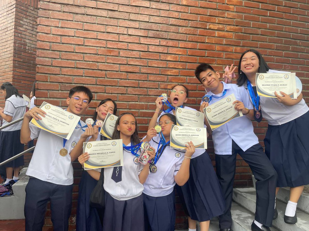 beehbuoy's tweet photo. congrats mga nakshits koh! https://t.co/Tctv1ZXB9d