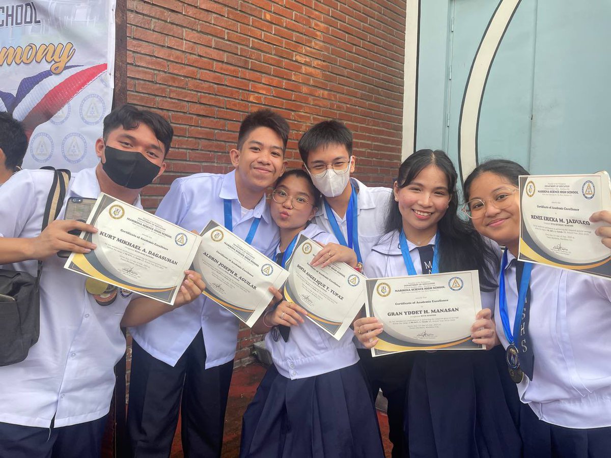beehbuoy's tweet photo. congrats mga nakshits koh! https://t.co/Tctv1ZXB9d
