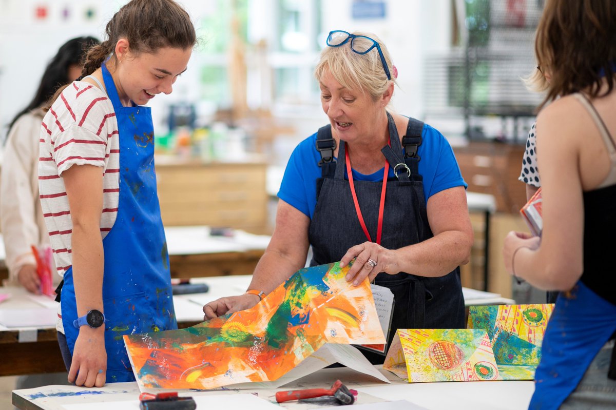 Throwback to last weeks Arts Festival, an inspirational day of creativity. From workshops to activities, our students unleashed their artistic talents during a full day of fun. #StSwithunsArtsFestival
