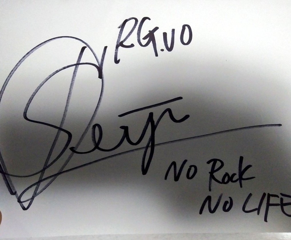 samejet691's tweet image. 話しかけられる問題

セイジさん聞いてくださいよ

俺夜中の信号とか守るんすけどね
ちょっと酔ってて車いないし渡ったんすよ

そしたらカップルが
「PのSさんですよね」って

俺「あーどうもー！」ってこっちから握手して逃げました

セイジさんは？

あー警察に話しかけられるよ

一同爆笑
おやすみ