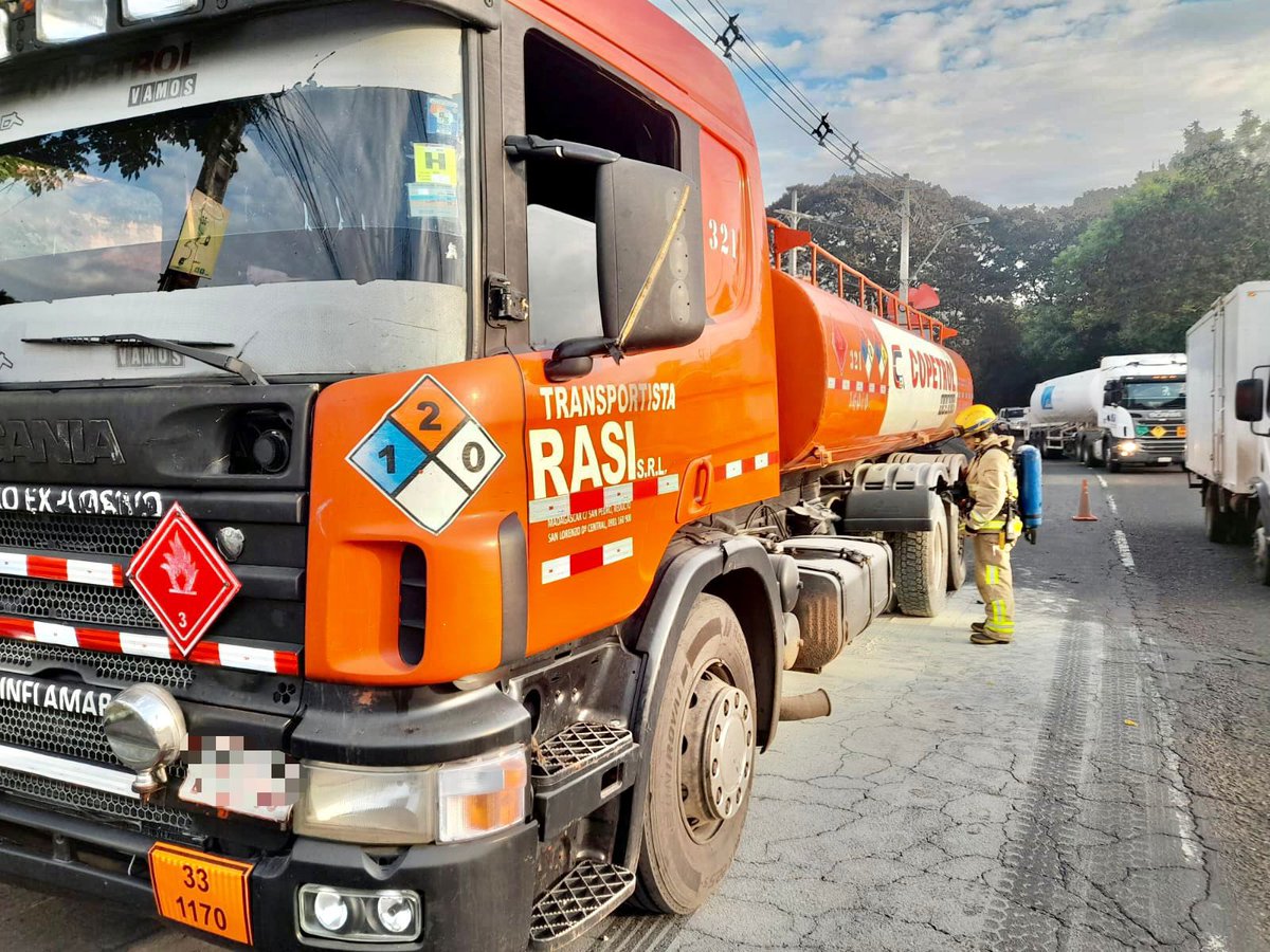 BomberosCaacupe's tweet photo. 🚒PRINCIPIO DE INCENDIO🚒

Las 07:45 horas. Móvil MK10 se dirige a la Variante PY02 esquina 8 de Diciembre. Llegado al lugar se constata que el incendio ya fue controlado por el conductor con la utilización de PQS. 

Ante cualquier emergencia llame al:
☎️0511243210
📲0961243210 https://t.co/tnN4xn92PO