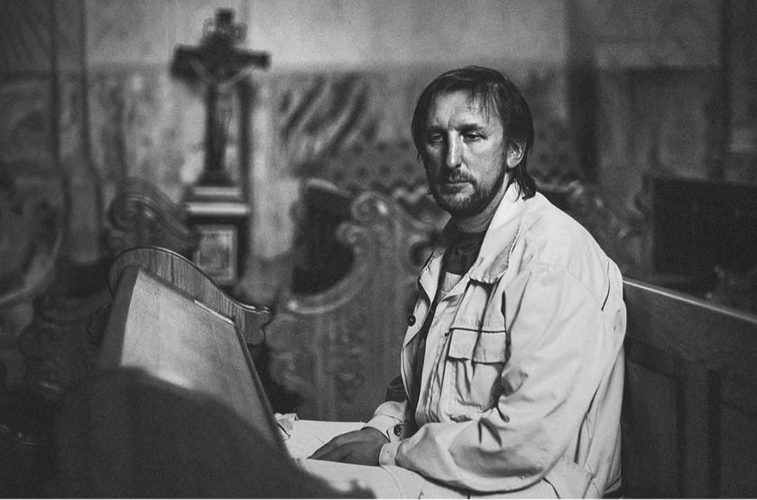 Heartbroken to learn that Belarusian artist &amp; political prisoner Ales Pushkin died last night. Although his family does not yet know the details, it is clear that he has become yet another tragic victim of Lukashenka's regime. I offer my deepest condolences to his wife &amp; family.