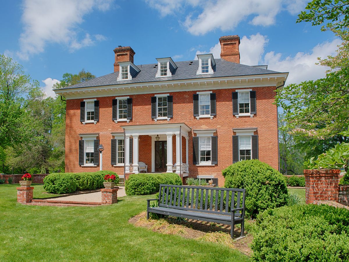 Cobham Park  - mailchi.mp/gayleharveyrea…
286 acre private estate.  Restored 5 bed, 5.5 bath, manor home. 5 cottages.  Heated/Saltwater Pool.  Beautiful pastures &amp; hardwood forests.  Pond &amp; Streams.   15 mins from Charlottesville VA.
Call Gayle Harvey Real Estate, Inc @ 434-960-1366