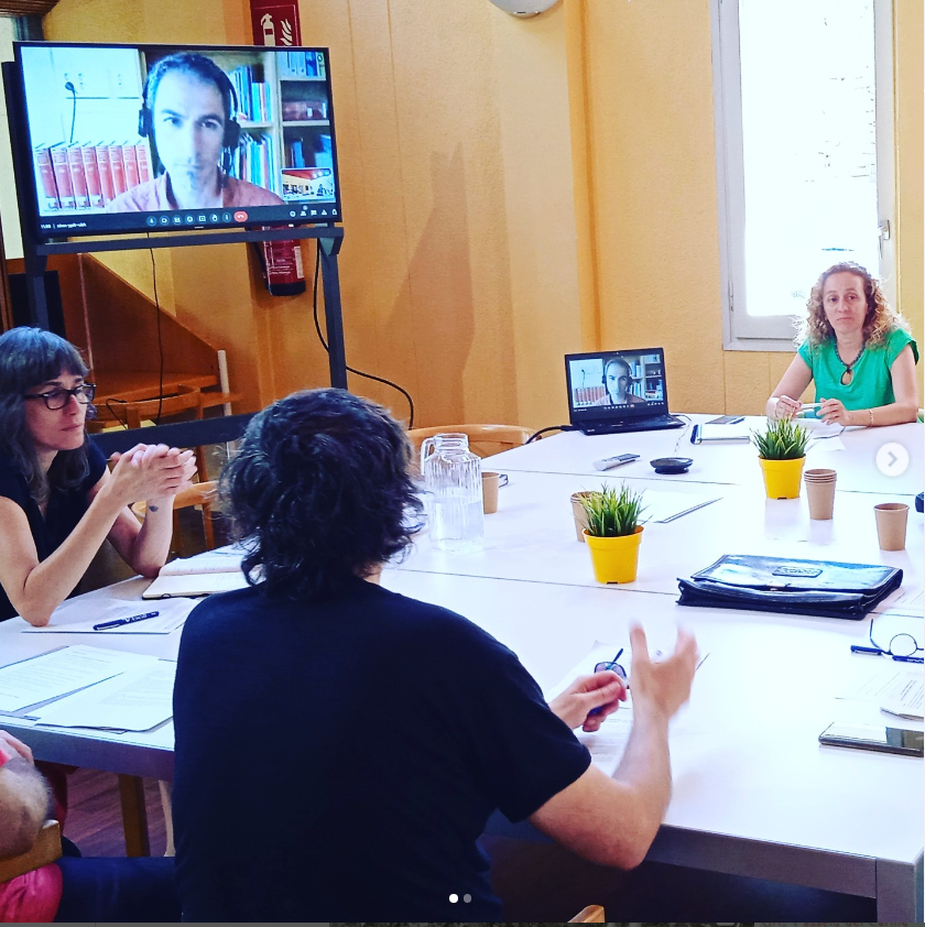 aclurgell's tweet photo. Reunió de treball a l’@aclurgell del consell de redacció de la revista #Urtx. Comença a caminar el número 38 2024!!!
@MuseuTarrega @Museutrepat @ajtarrega @cc_urgell @patrimonigencat @culturatarrega. @novatarrega @radiotarrega #xac #arxius #Urtx https://t.co/hwKHWAyIpT