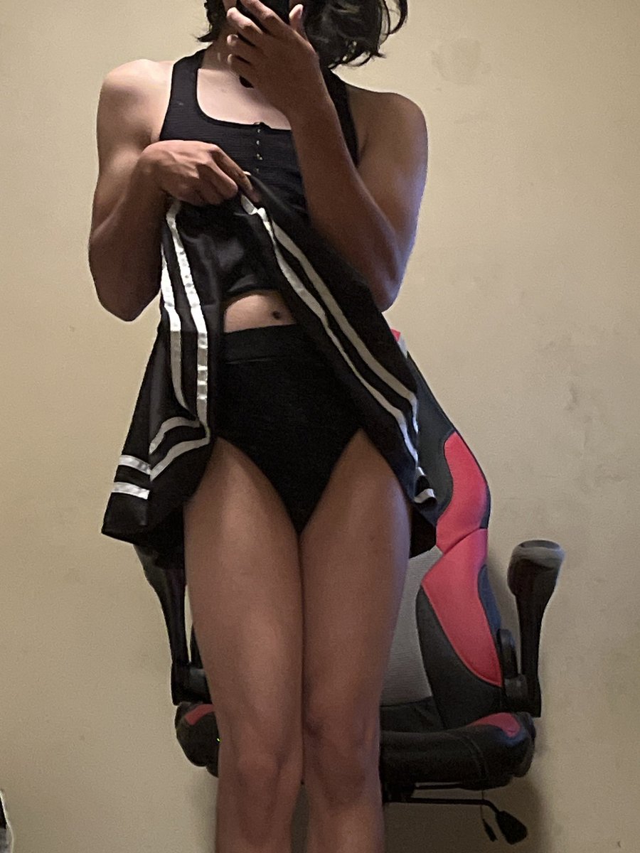 TransSkylar's tweet photo. Peek-a-boo 😌

#nsfwtw #NSFW #trans #spoilme https://t.co/nvIu3zvEFo