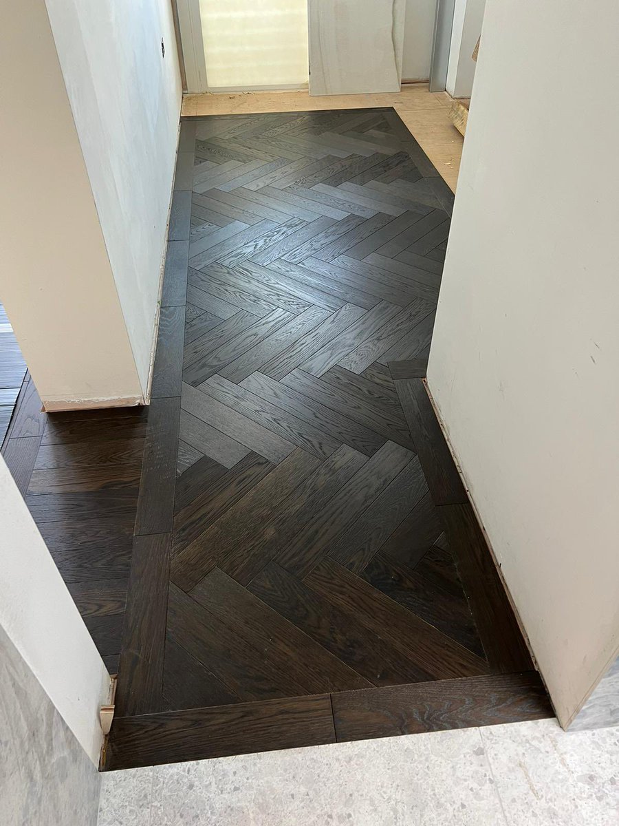 planet_flooring's tweet photo. Supplied and fitted these engineered oak blocks with a 2-block border to a property in Chelsea https://t.co/tMmaTmqvgL