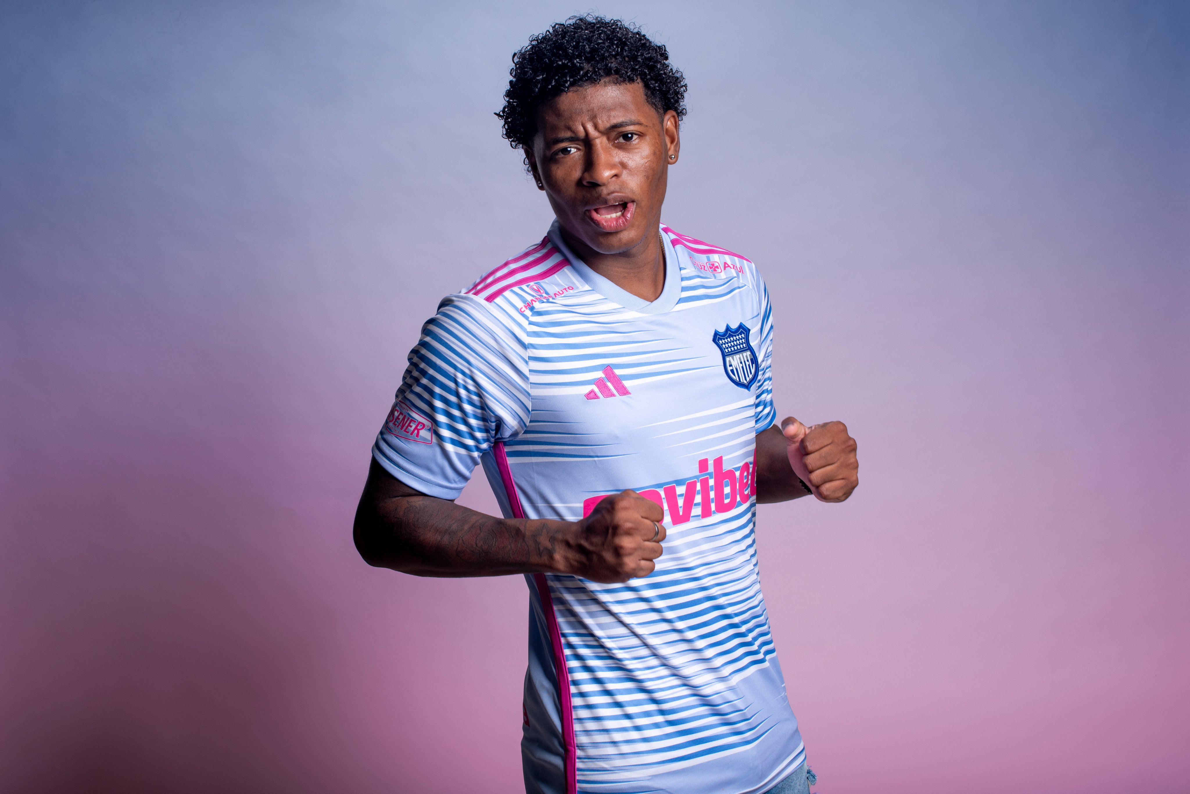Emelec nueva camiseta sale