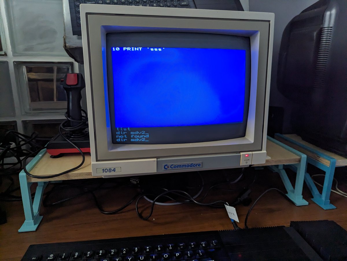 yugorin_rotaru's tweet image. Na ten moment próba uruchomienia czegoś dla rozrywki! Space Invaders w wersji QL. W kolejnej wiadomości będzie film.  #sinclair #QL #SinclairQL #vdriveql #opole #opolskie #retro #retrokomputer #muzeum #smok