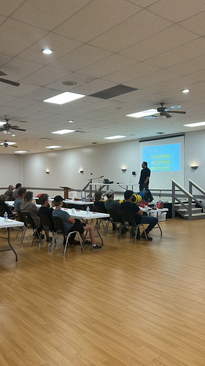 Farm safety training is underway in Oxford County. Thank you to <a href="/EliteAgriON/">Elite Agri Solutions Inc.</a> for the training and <a href="/county_oxford/">Oxford County Federation of Agriculture</a> and <a href="/OntarioFarms/">Ontario Federation of Agriculture</a> for sponsoring this free training.