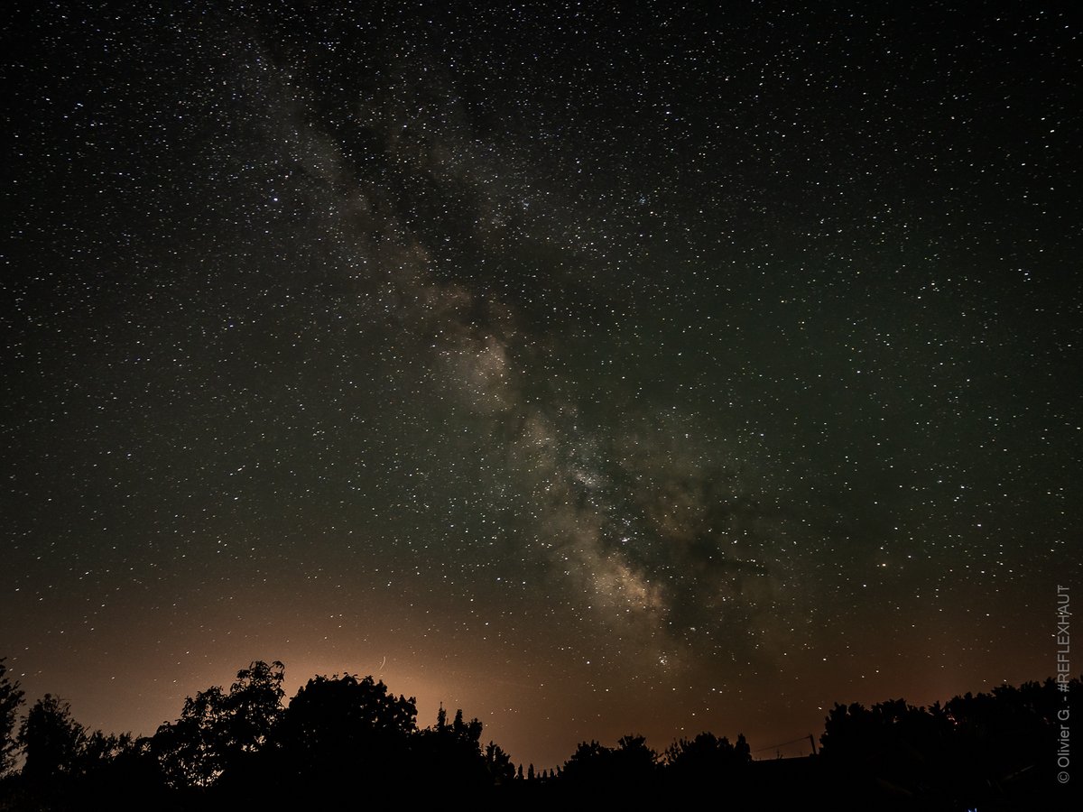 o_reflexhaut's tweet photo. Pendant ce temps là,
mon Sony et Moi,
sur la terrasse en pleine nuit,
je profite du calme,
et de la beauté de la nuit ...
A quelques minutes de #niort il est aussi possible de voir la voie lactée.
-
#voielactée #milkyway #juillet2023 #sonyfrance #naturebeauty #reflexhaut https://t.co/SEPuEQjwmd