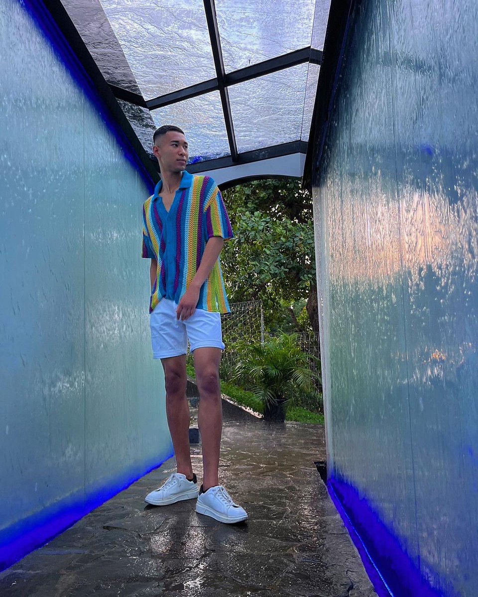 sawa_kazu29's tweet photo. HeHaスカイビュー🌈
まさに映え写真を撮りたい人達には楽園のようなテーマパーク🤩📸
暗くなってもお祭りみたいで歩いてるだけでも楽しかった〜!!
ここでも素敵なマダムと🫶🏾💕
おばちゃん浮気しちゃってごめんなさい🤦🏾♂️笑笑
#heha
#スカイビュー
#オフショット
#ジャワ島
#朝だ生です旅サラダ https://t.co/Br1YrAUXj3