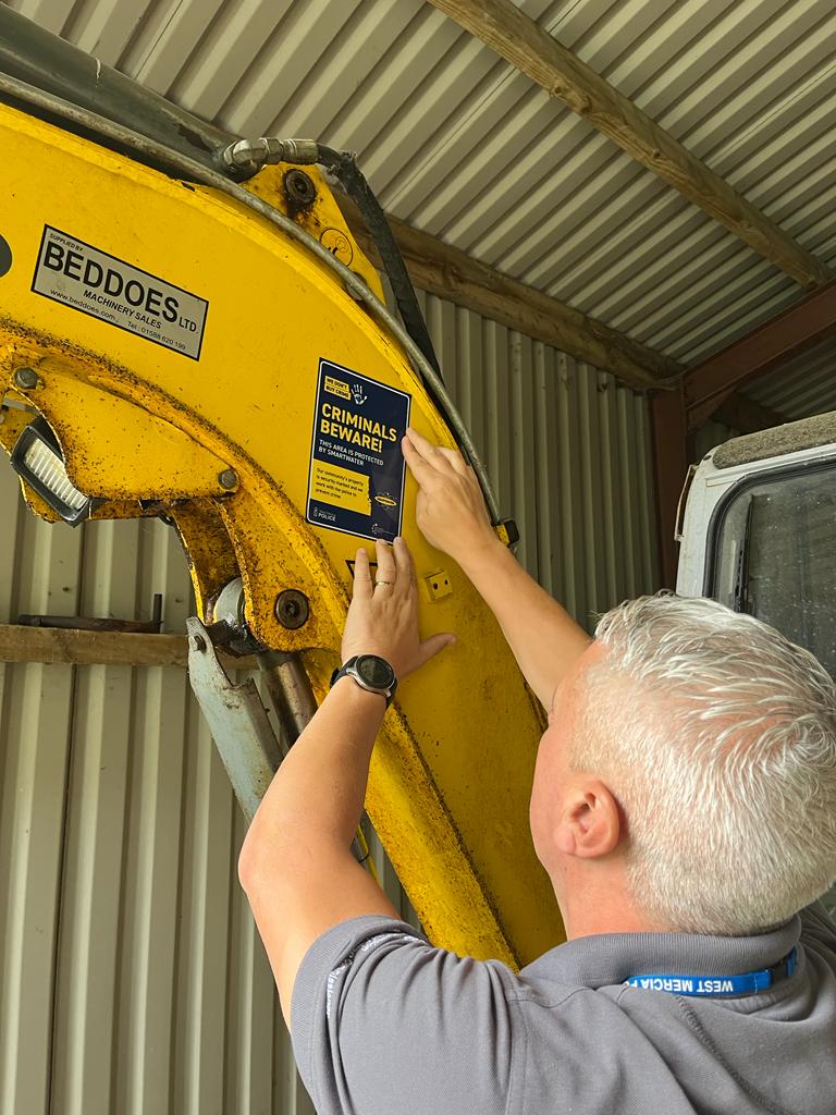 WMPRuralMatters's tweet image. Visiting isolated farms in Shropshire today offering support, reassurance and crime prevention advice. Property being forensically marked with @DeterTech_UK smartwater solution provided by our @WeDontBuyCrime colleagues. #ruralcrime