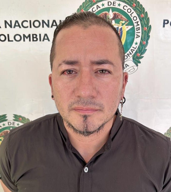 alias r1 (clan de la golfa de cali) abonado politico / pago atiendas / evasor fiscal <

Alexis Antonio Guataqui (Violador de niños)

Falso positivo judicial de la dictadura batroom

Pasto/Nariño cualquier informacion con la Dian de UNICENTRO pasto camila y su putamacho