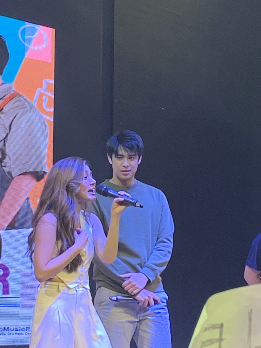 arrianekim_'s tweet photo. still my favorite candid photo of them to date. hays #donbelle 😩 amaccana donyyyyy! https://t.co/TgIFDCOSNi