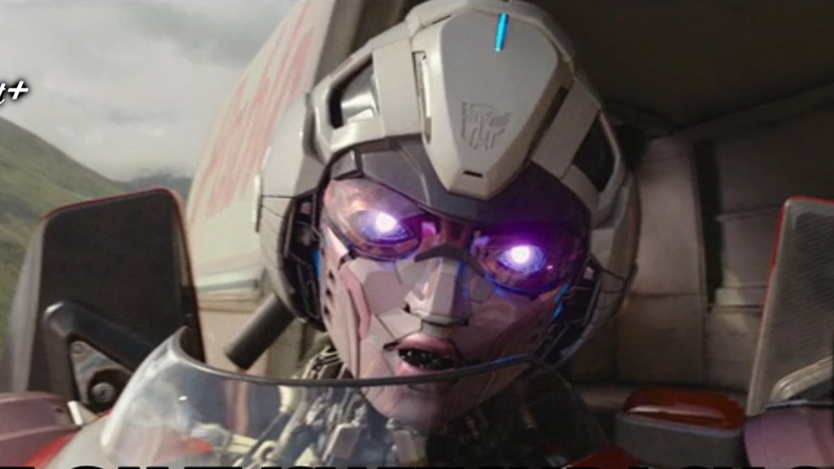 TFireBrothers's tweet photo. Arcee's old look is...interesting?
#Transformers https://t.co/hUx5TaSRZD