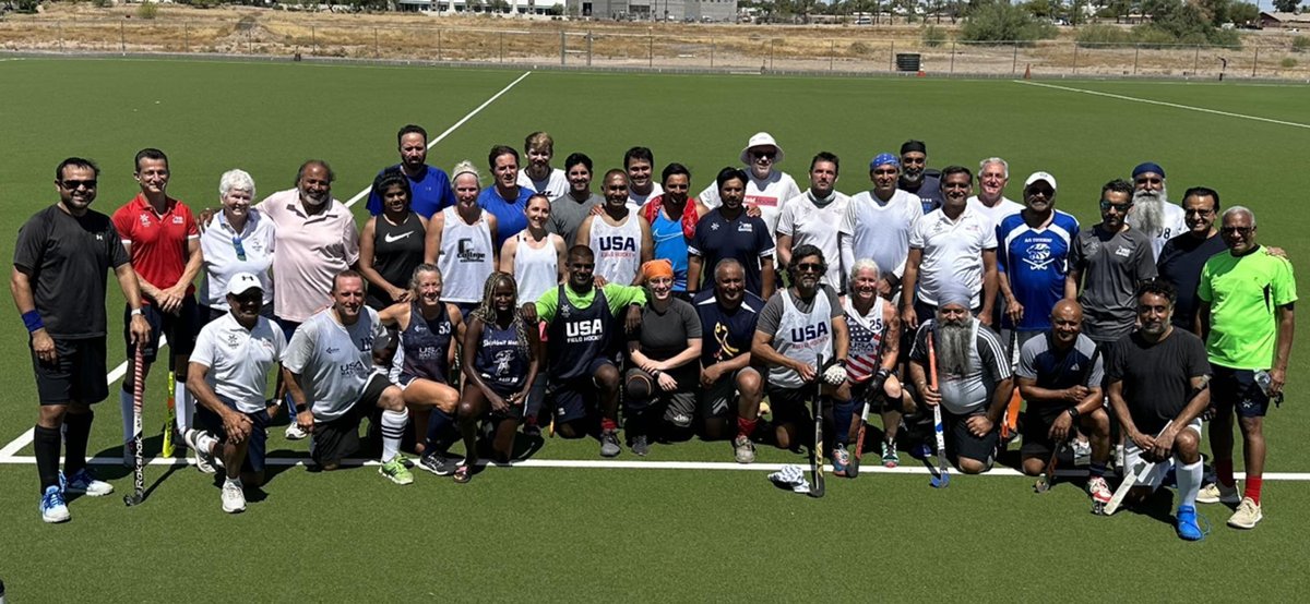 USAFieldHockey's tweet photo. If it’s too hot, get out of the kitchen…and onto the turf! More than 30 U.S. Masters Training Squad members braved the Phoenix sun to practice in the lead up to the @Wrld_Mstrs_Hcky Pan American Continental Cup team selection. 🏑 https://t.co/JIW49D8LNr