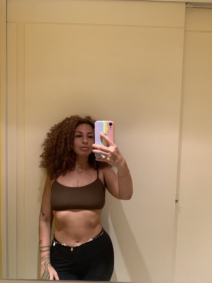 suableee's tweet image. A mulher do Baco