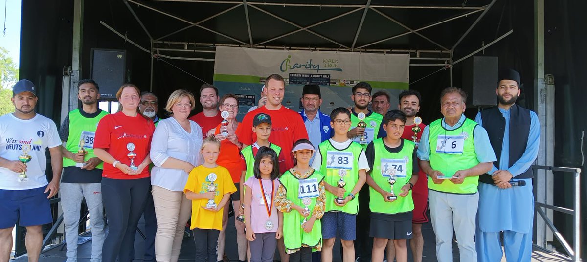 ansarullahDe's tweet photo. Die Majlis Ansarullah #Raunheim hat am 08. Juli #ChairtyWalk veranstaltet. 
Dabei war Bürgermeister der Stadt Raunheim, Herr David Rendel. https://t.co/Xnk4b2Zb9Z