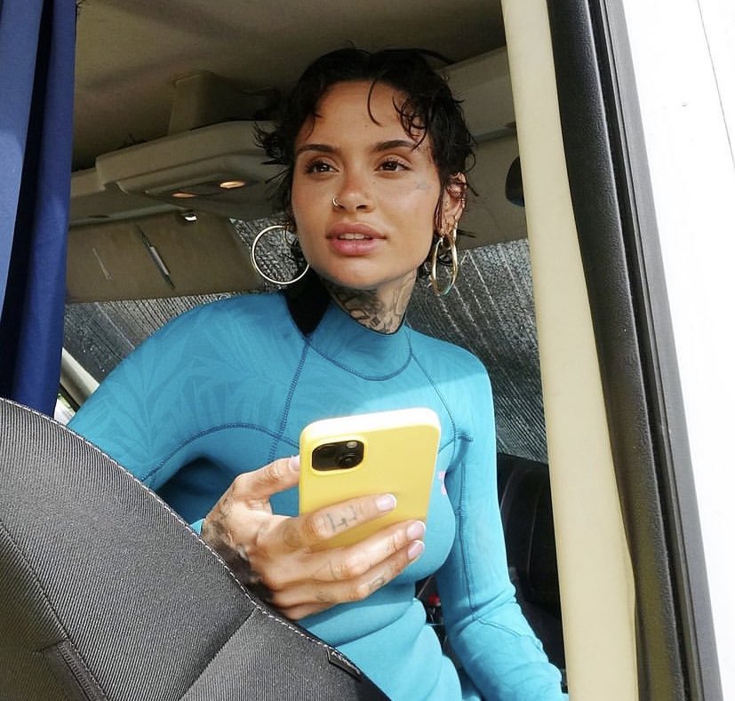 kehlaniroom's tweet photo. saturn, returning. 

🧠🫀🧠💐🖇️ - kehlani via instagram https://t.co/o2KjkwcN8e