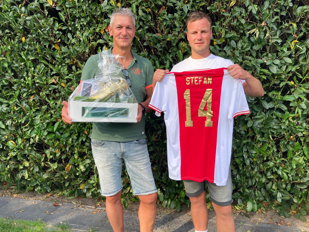 TERUGBLIK | Stefan en Klaas zwaaien af bij het eerste elftal 

vitesse63.nl/1/181/stefan-e…