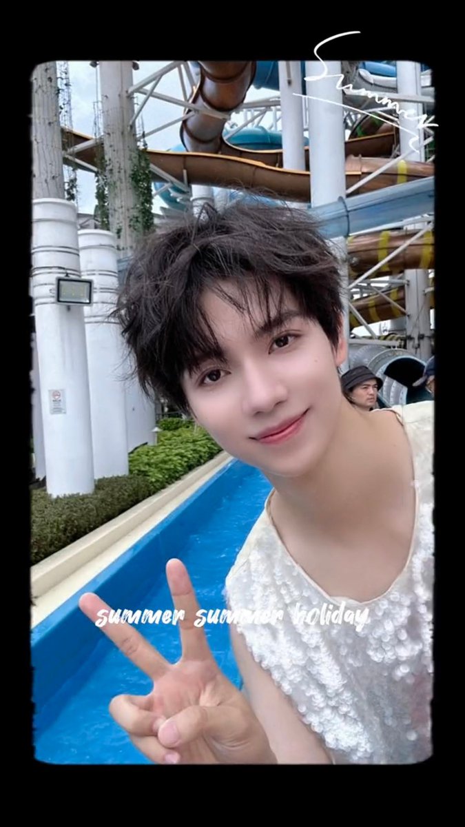 สรุปยอด Pre order 
LuoYizhou First Solo Album  

《SIDE L不太一样》

จากร้าน <a href="/khawphadshop/">• ข้าวผัดกุ้ง’s shop •</a>
ยอด Pre Order = 316 album
ยอดจาก Donate = 39 album
Total  355 album

จากร้าน <a href="/reviewjjshop/">พรีจีน | กดสินค้าศิลปิน-ของสะสมจีน 🇨🇳</a>
ยอดจาก Pre Order = 46 album

💚 รวมยอดทั้งหมด 401 album 🎊🎉