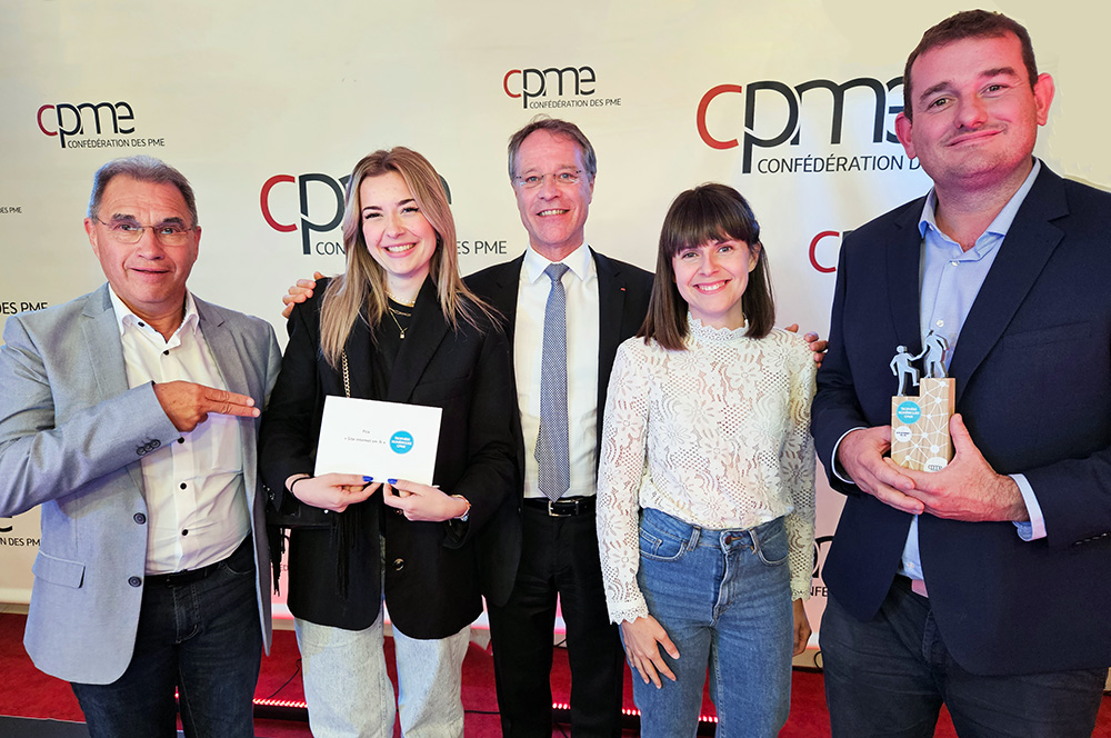 SalonSME's tweet image. Bravo 👏 à Tristan Tual, dirigeant d'ACS Prévention, lauréat 🏆 du prix Site internet en .fr remis par @CZHure (@AFNIC /@ReussirEnFr), @AsselinFasselin (@CPMEnationale ) et Yannick Gouelou (@cpme35) ! ▶️ tinyurl.com/677by86r

#TrophéesNum2023 #TransfoNum