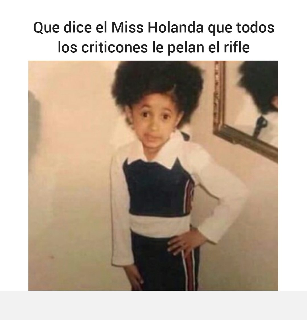 ¡La opinión de los que me critican 
me la paso por los huevos!

Atte: 
     El #MissNederland2023