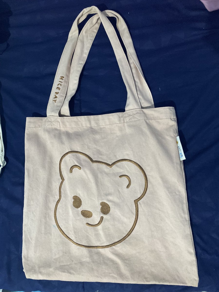 GGGGLoy's tweet photo. ราคา70บาท📌📌📌
 #ส่งต่อของใช้ #กระเป๋า #โล๊ะตู้มือสอง #ส่งต่อกระเป๋ามือ2 #กระเป๋ามือสอง #กระเป๋าสะพาย #กระเป๋าเกาหลี #กระเป๋าสะพายข้าง #ส่งต่อกระเป๋ามือสอง #กระเป๋าสะพายข้าง https://t.co/wT07uiiqyG