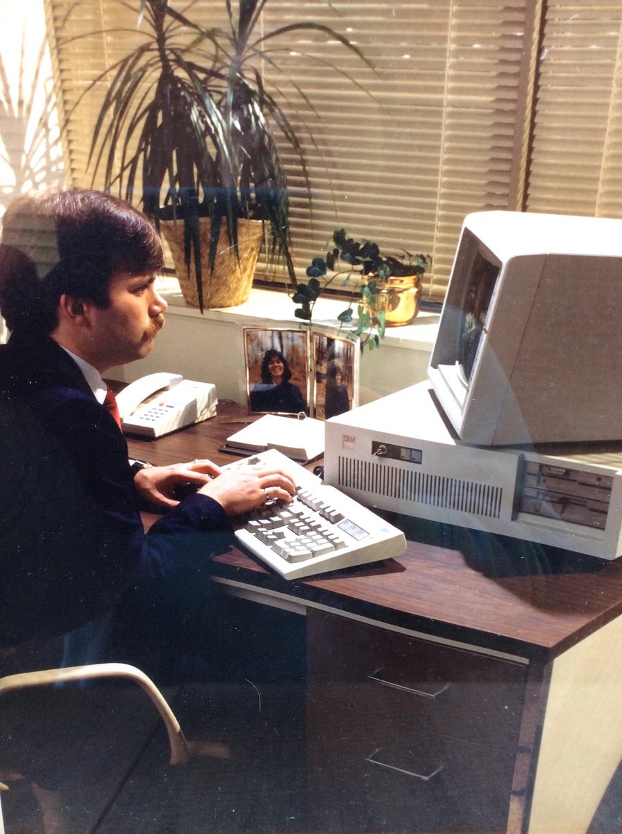 GothicGlass's tweet photo. CA$35.00
#TheOffice fans, #retro #retroComputers #Business #RetroOffice #VintageComputers #DunderMifflin #80s #90s #retroTechnology #Vintageofficedecor available from
VintageVigo on Etsy #etsyvintage #etsydecor https://t.co/j2xvPSokr9