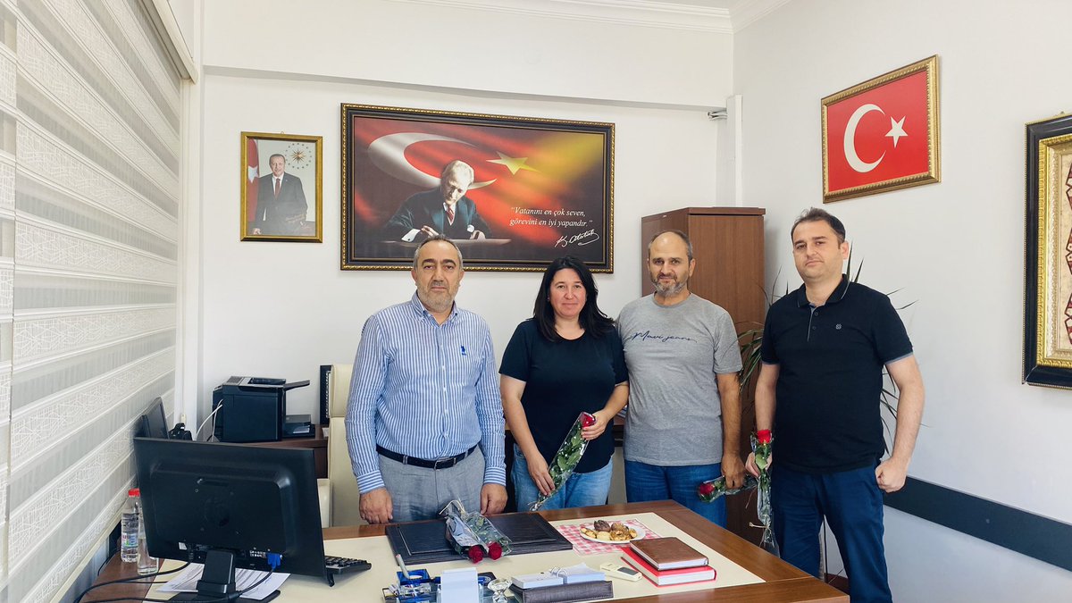 Başta mesai arkadaşlarım olmak üzere tüm meslektaşlarımızın 11 Temmuz dünya nüfus gününü kutlar tüm camiamıza sağlıklı günler ve başarılar diliyorum.
<a href="/sefikaygol/">Şefik AYGÖL</a> 
<a href="/TCNufus/">Nüfus ve Vatandaşlık İşleri Genel Müdürlüğü</a> 
<a href="/ManisaValiligi/">Manisa Valiliği</a> 
<a href="/ManisaNufus/">Manisa İl Nüfus ve Vatandaşlık Müdürlüğü</a> 
<a href="/ilvan_krdag/">İlvan Kırdağ</a>