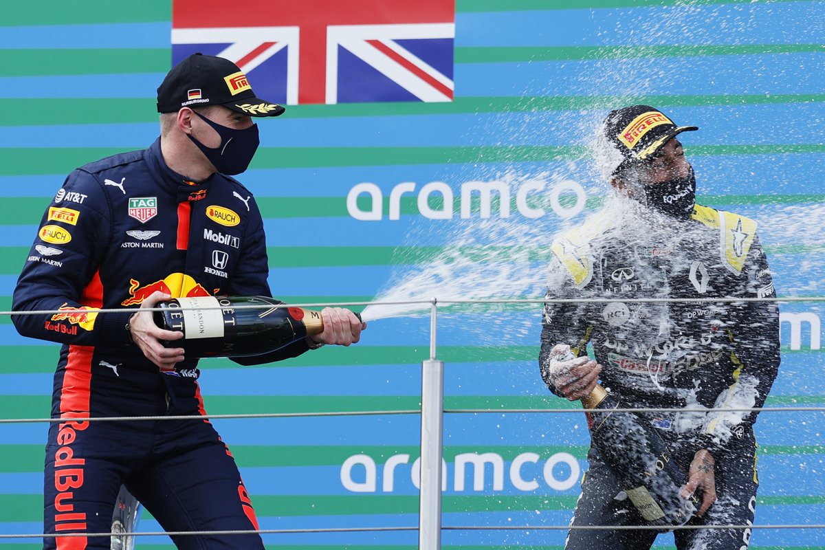 yuekles's tweet photo. @NFFormula geliyor https://t.co/jGiTY9xeUb