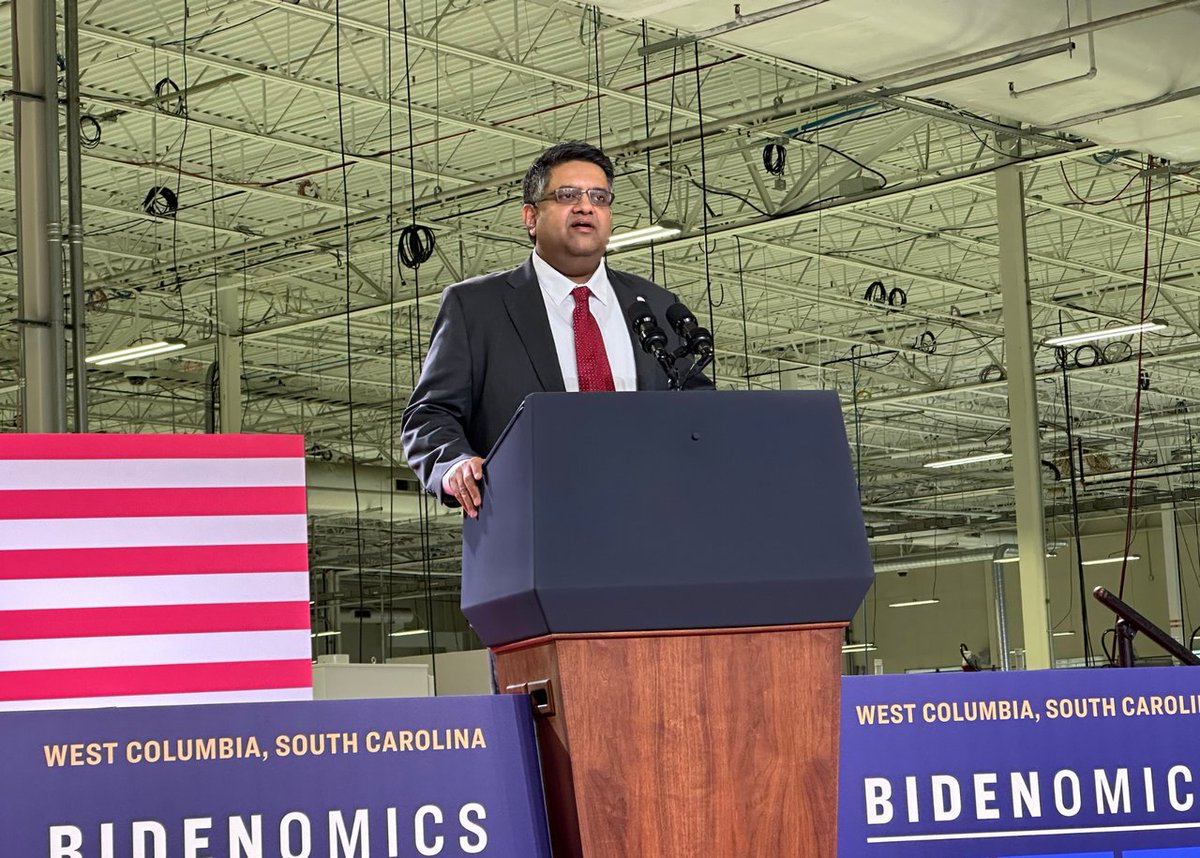 Enphase's tweet photo. ICYMI: We announced the opening of our first U.S. manufacturing facility in Columbia, SC with a commemorative event with @Flexintl, @SEIA, The @WhiteHouse, &amp; @POTUS! 🇺🇲 

Read how we're bringing hundreds of American jobs to Columbia, SC and beyond: https://t.co/Lu8UWzHklx https://t.co/7IMEVlmmmP