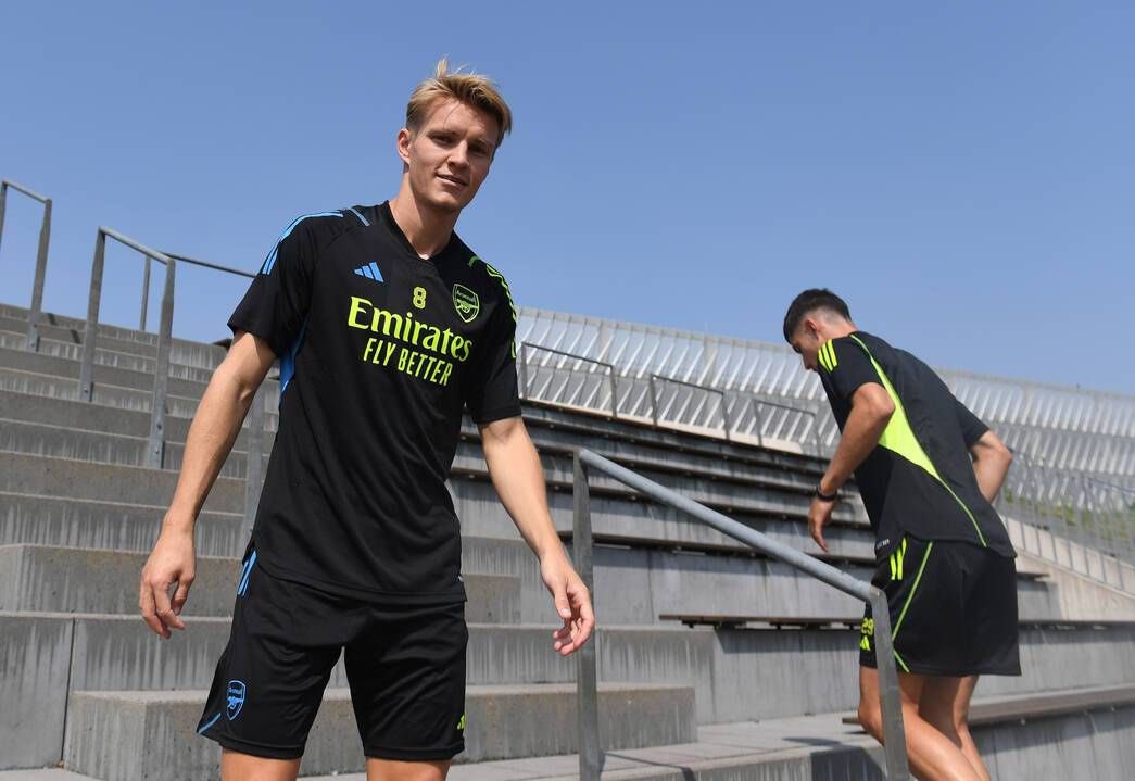 afcstuff's tweet photo. Day two in Germany. 💪🇩🇪 https://t.co/sXj84vRY7c