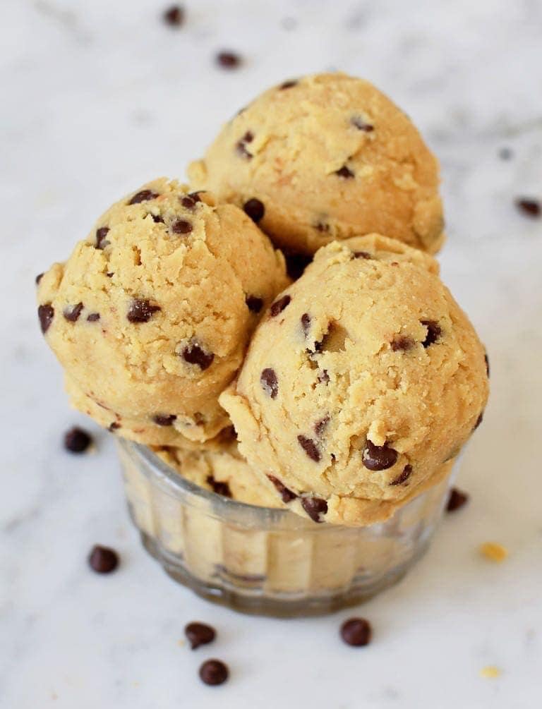 Edible Vegan Cookie Dough! 😍
Eat it straight with a spoon, make other desserts with it, or even bake with it! 🥰
📌Recipe: elavegan.com/edible-vegan-c…
#Elavegan
#veganrecipe
#glutenfree
#ediblecookiedough