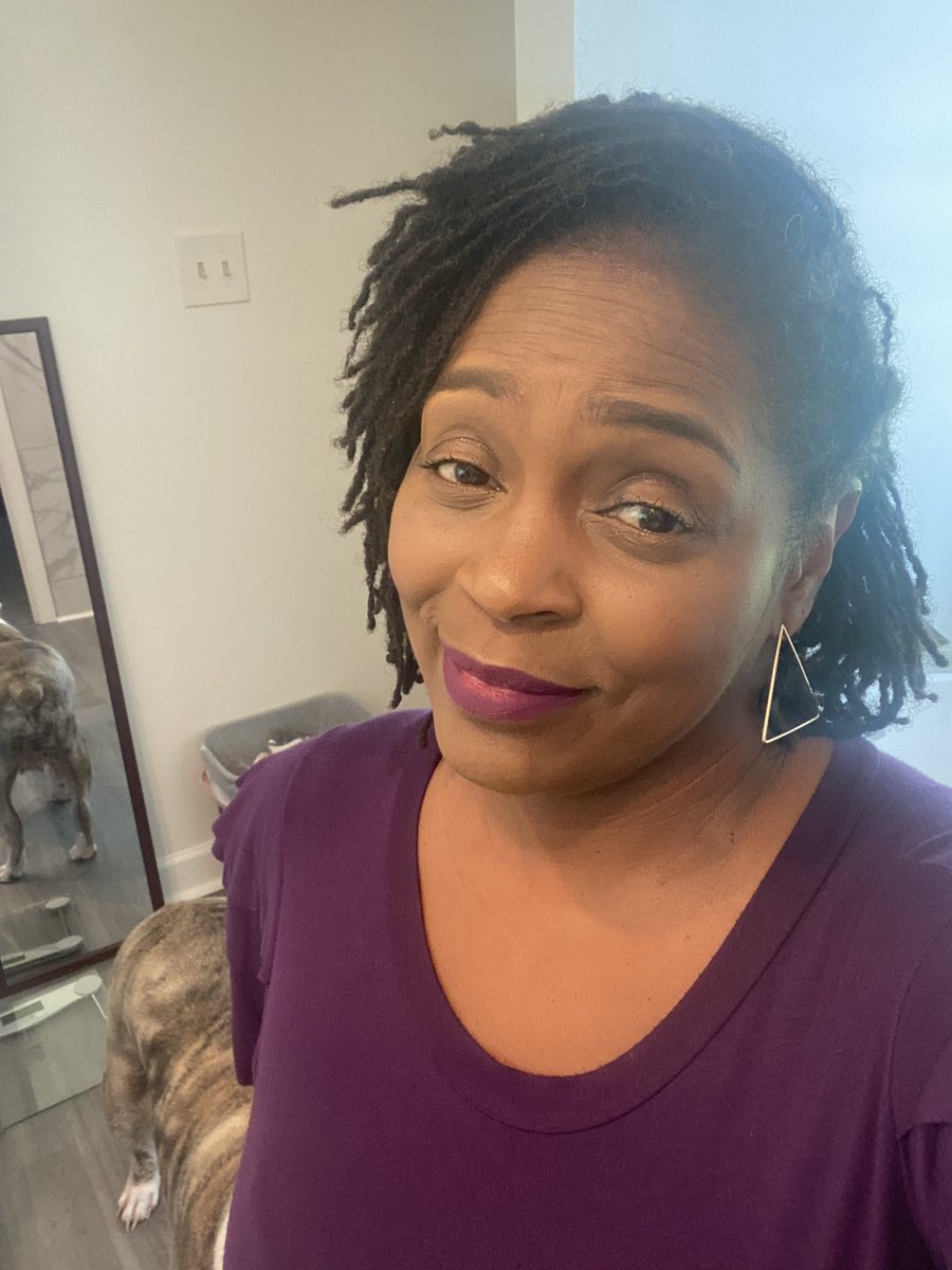 jhmlives's tweet photo. Happy Tuesday! 

I can’t make this up. She follows your every move.  Didn’t even call her name. Look down and she’s looking up! 🧐Lola thinks she runs my life! 🤪

no dog like a bulldog. *should be shadow dog cause she gets on our nerves!! We love her still. 🙆🏾❤️

🐶🪞📷 https://t.co/1v2P8M11kz