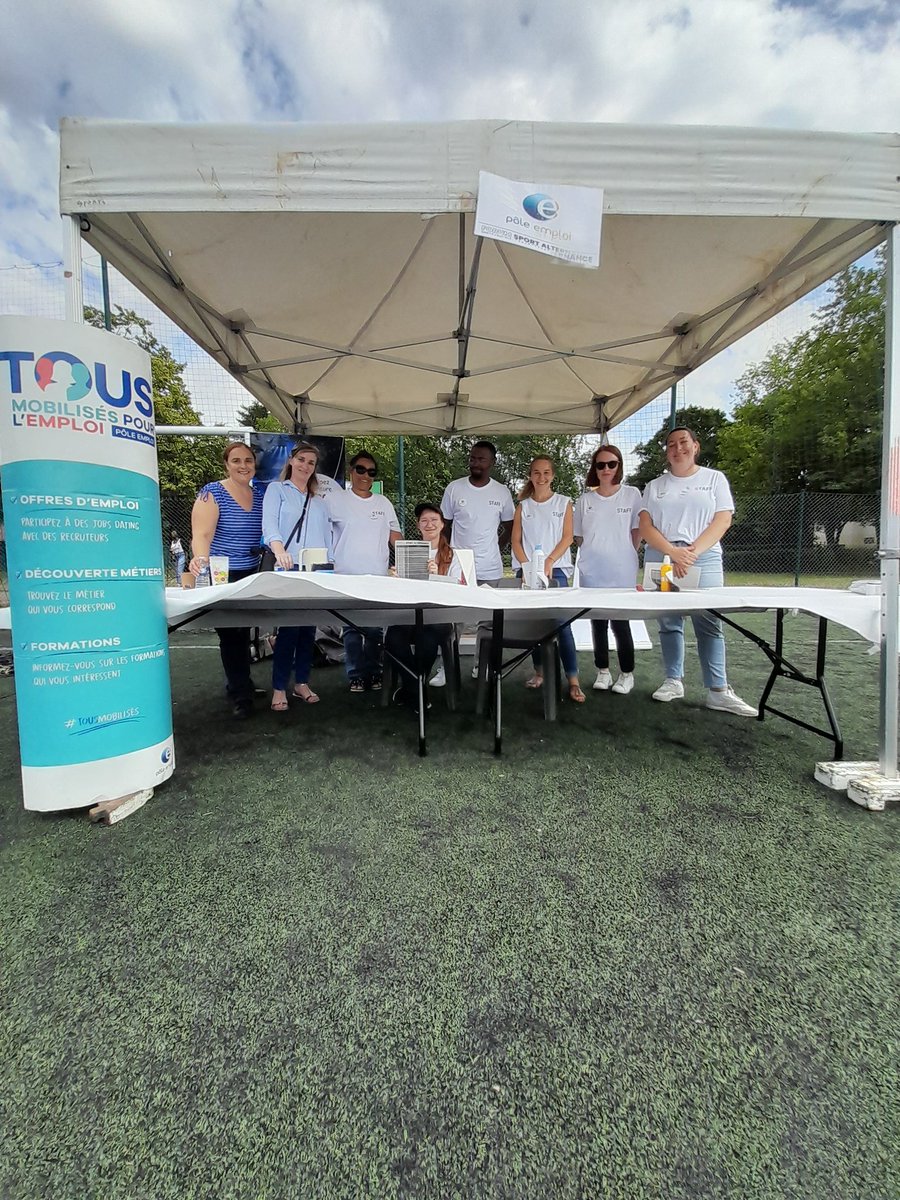 laurencethibau4's tweet photo. Le Pôle emploi des Ulis en partenariat avec la ML Vitalis et la MEIF  partage avec vous en direct son év��nement de l'alternance pour les jeunes.                19 employeurs mobilisés que nous remercions ainsi que tout le "Staff" #TousMobilisés #onestlàpourvous https://t.co/Canaj9VFvn