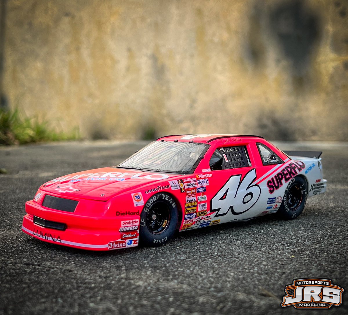 deircrfan's tweet photo. Finished up the Superflo car from Days of Thunder. Only the Mello Yello car is left! @TeamHendrick @citychevrolet @ParamountMovies @TomCruise @DAYTONA @NASCAR #daysofthunder #hendrickmotorsports #tomcruise #daysofthunder2 #superflo #rubbinsracin #coletrickle #nascarmodels https://t.co/oMmnxwqik7