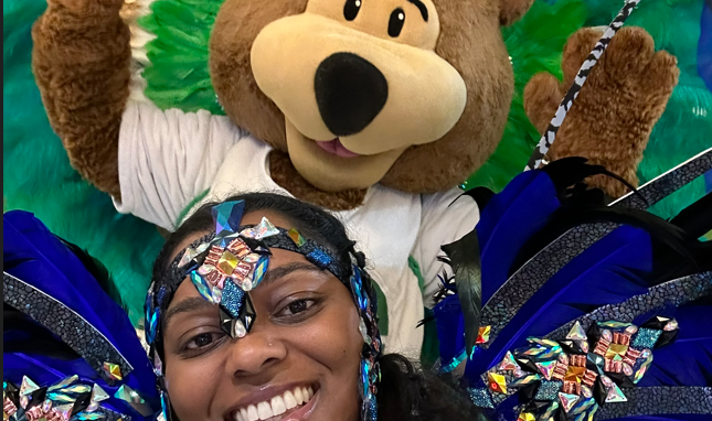 GOtransit's tweet photo. GET READY for the kickoff of @GoTOCarnival today (July 11th) at Nathan Philips Square.
From 11:30am you can dance, eat food, and say hi to GO bear!
#TOcarnival #TorontoCarnival https://t.co/I6Bhjyc0Cm